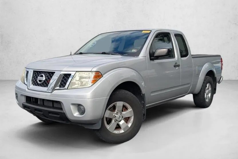 2012 Nissan Frontier King Cab SV photo 1
