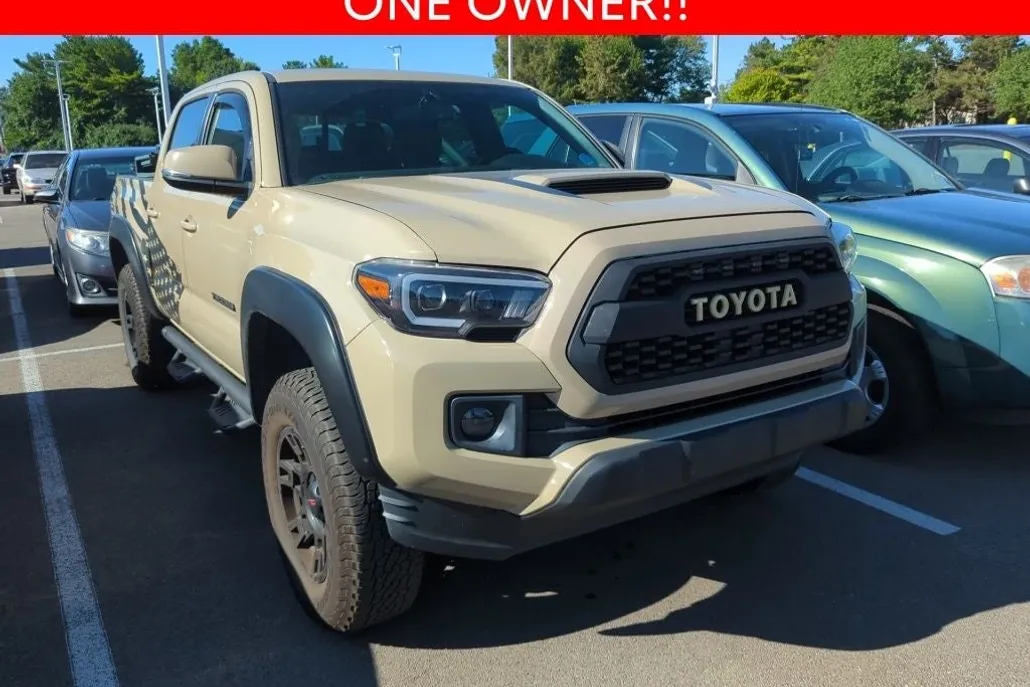 2016 Toyota Tacoma TRD Sport V6 photo 1