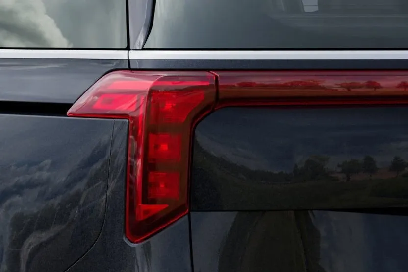 2026 Kia Carnival LX photo 1