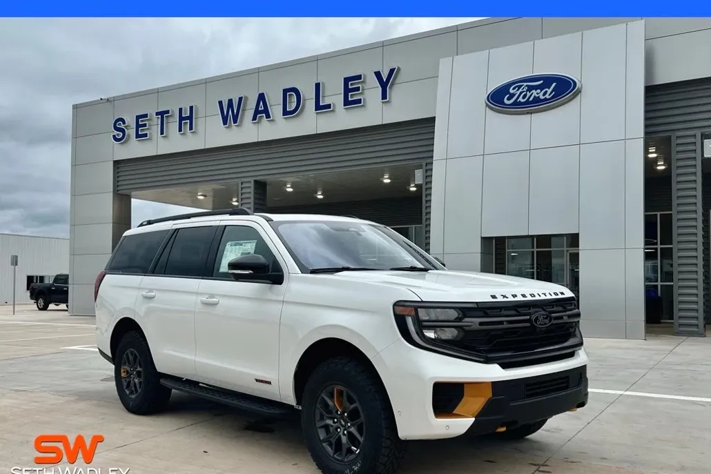 2025 Ford Expedition photo 1
