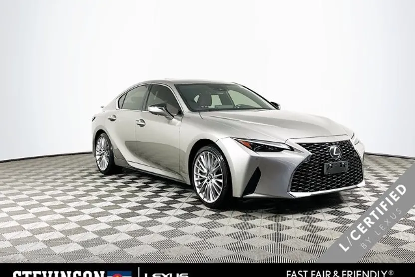 2022 Lexus IS 300 photo 1