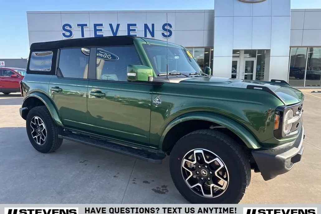 2024 Ford Bronco Outer Banks photo 1