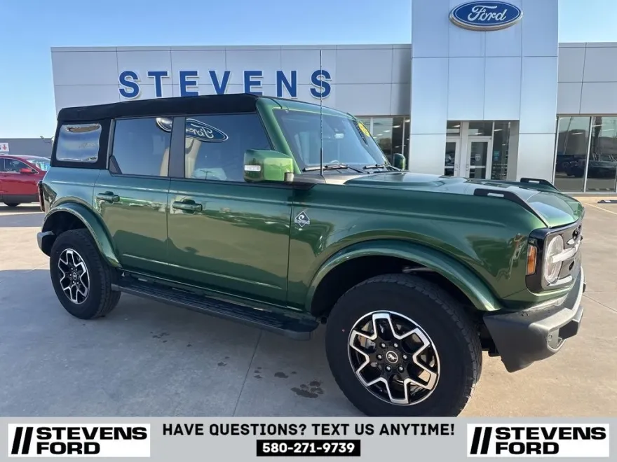2024 Ford Bronco Outer Banks photo 1