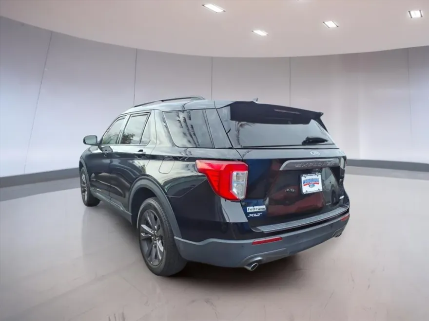 2022 Ford Explorer XLT photo 1