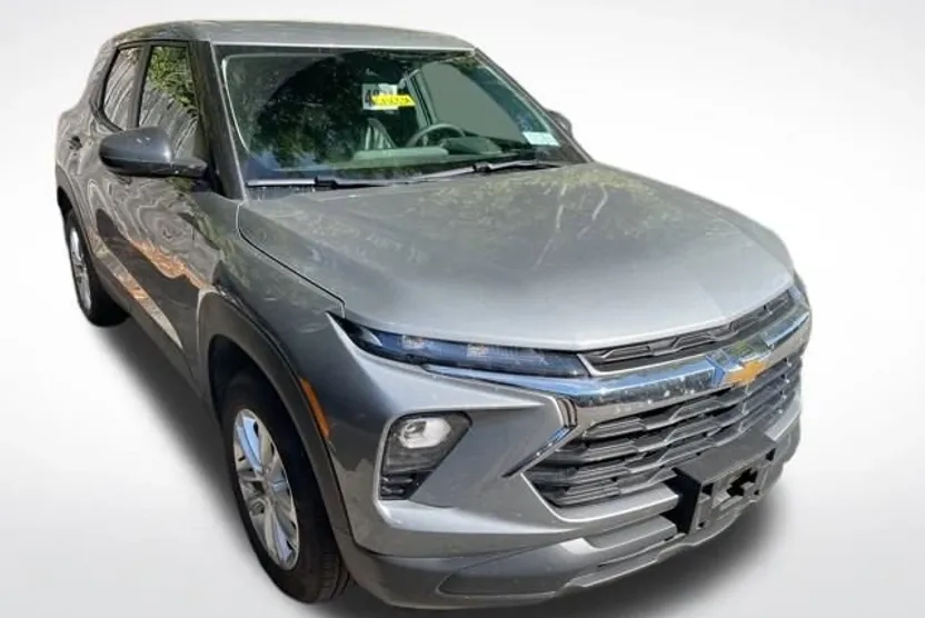 2025 Chevrolet Trailblazer LS photo 1