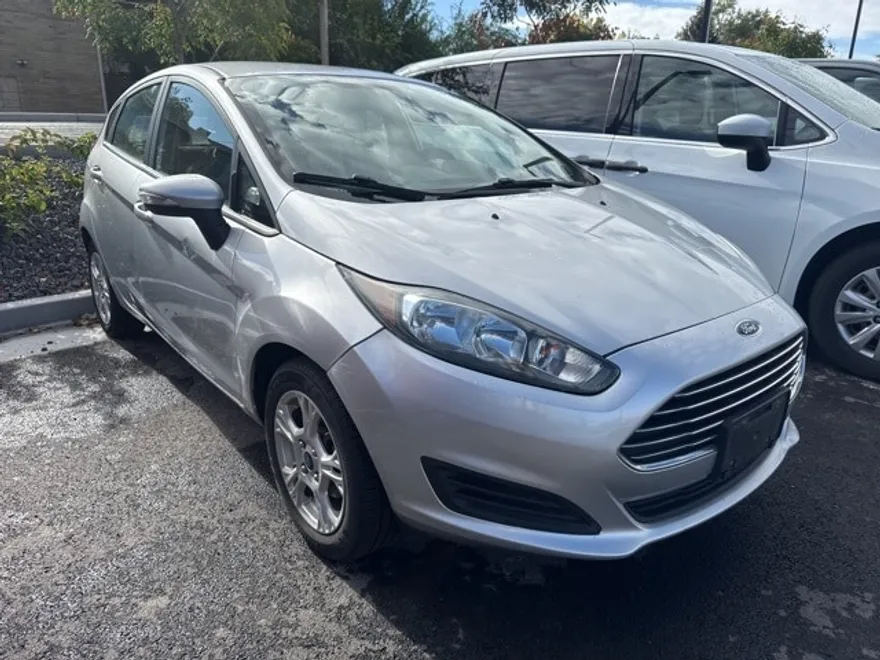 2016 Ford Fiesta SE photo 1
