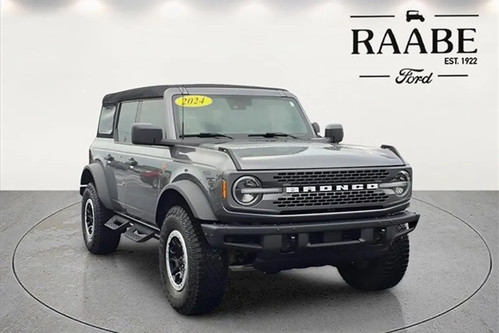 2024 Ford Bronco Badlands photo 1