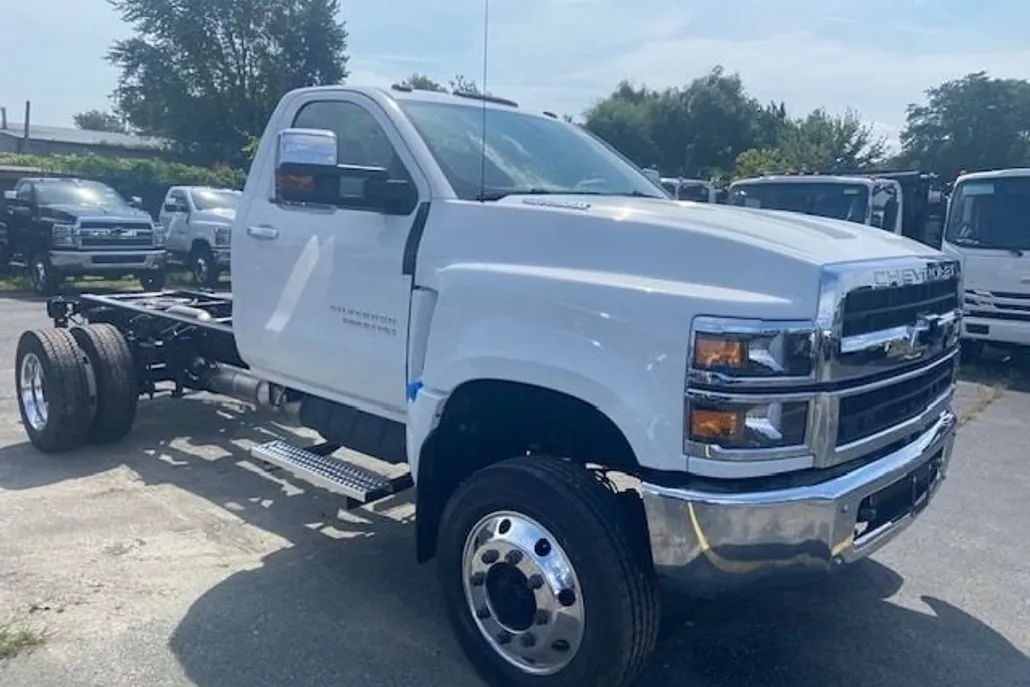 2024 Chevrolet Silverado 5500HD Work Truck photo 1