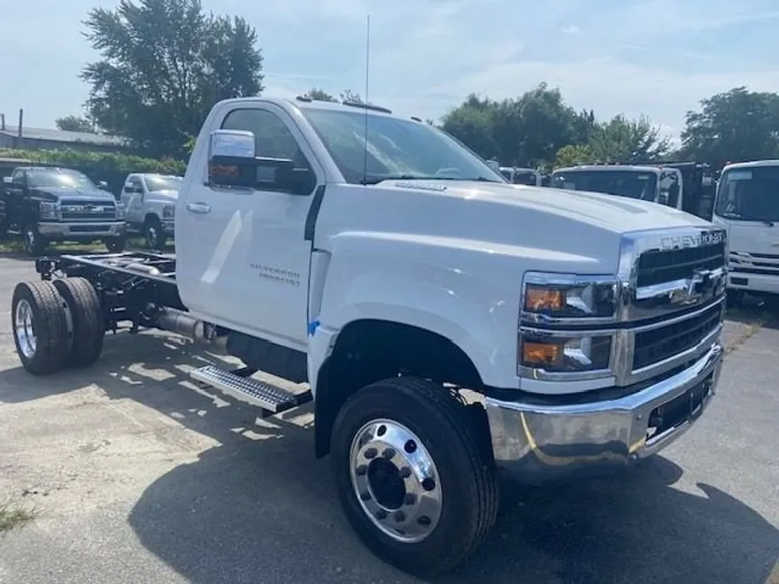 2024 Chevrolet Silverado 5500HD Work Truck photo 1