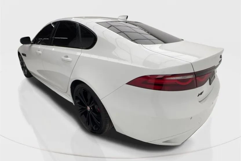 2022 Jaguar XF R-Dynamic SE photo 1