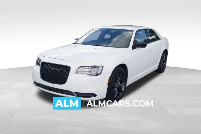 2022 Chrysler 300 Touring photo 1