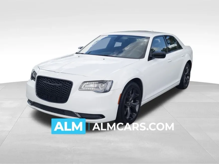 2022 Chrysler 300 Touring photo 1