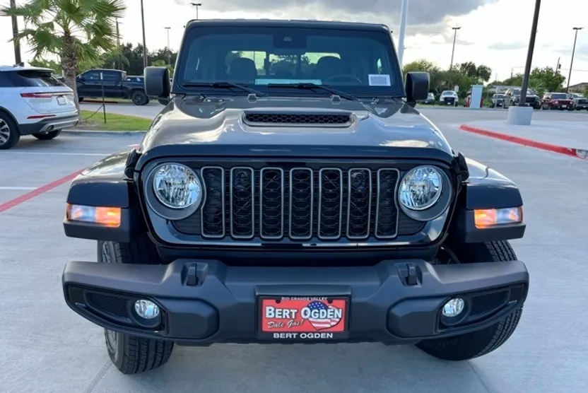2025 Jeep Gladiator Sport S photo 1