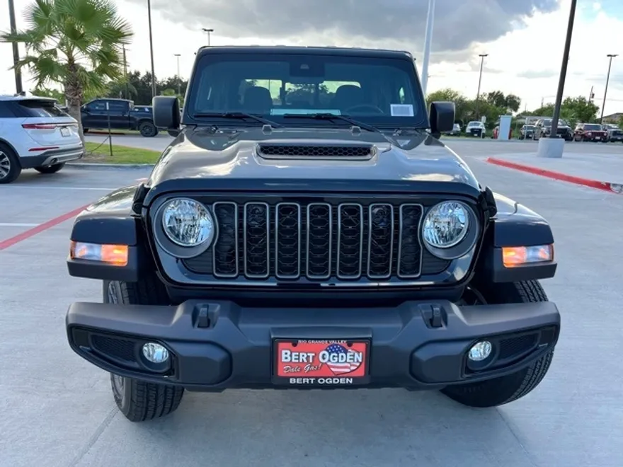2025 Jeep Gladiator Sport S photo 1