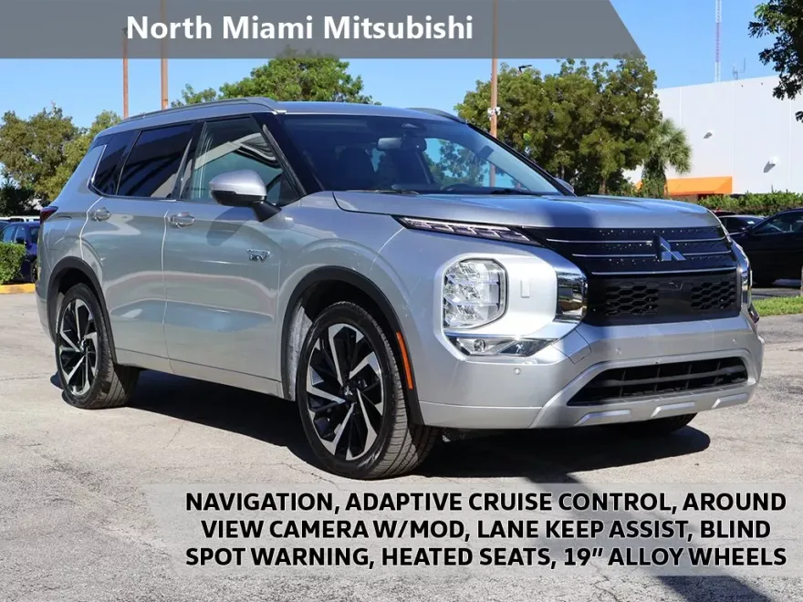 2023 Mitsubishi Outlander PHEV SEL photo 1
