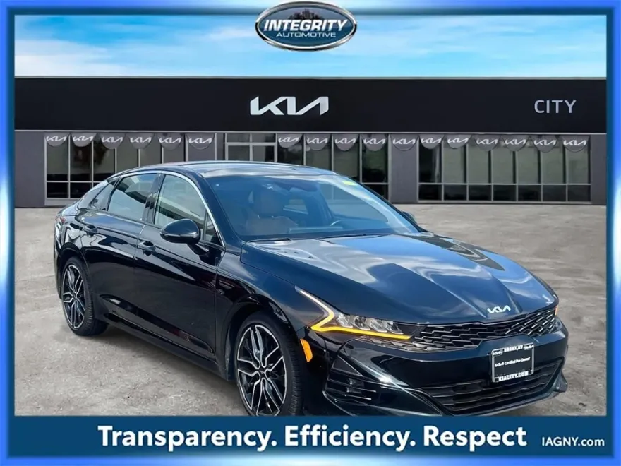 2023 Kia K5 GT photo 1