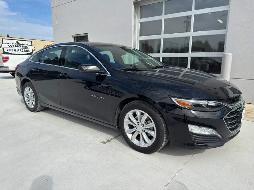 2024 Chevrolet Malibu 1LT photo 1
