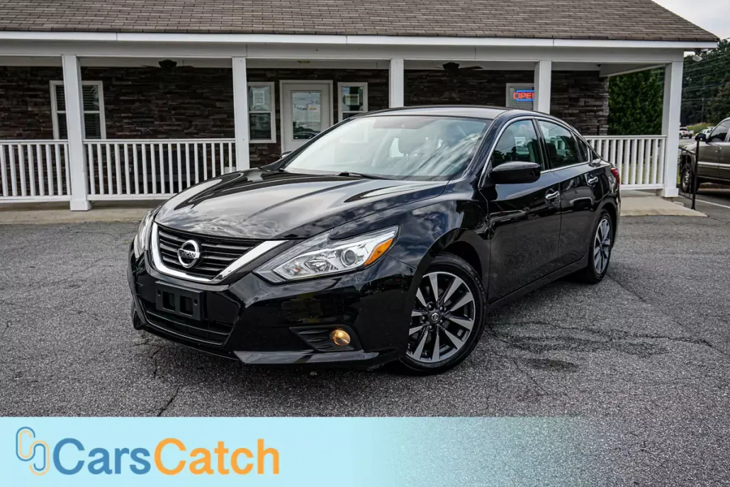 2017 Nissan Altima SV photo 1