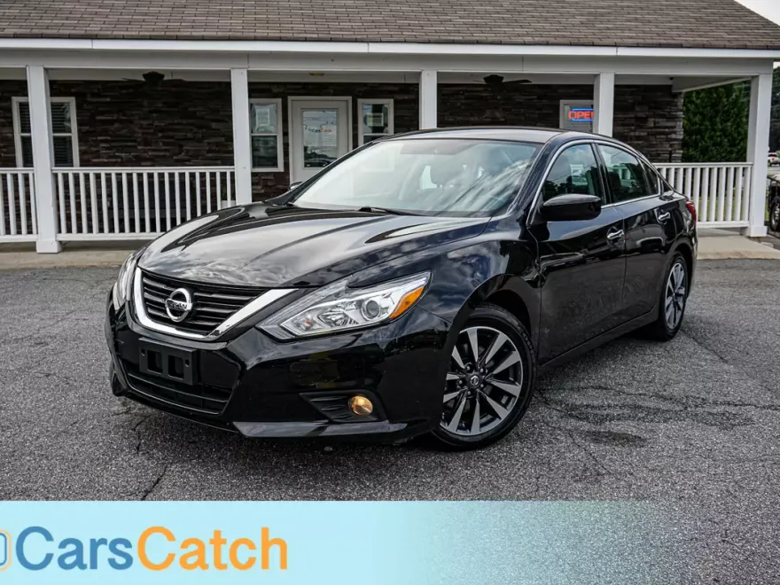 2017 Nissan Altima SV photo 1