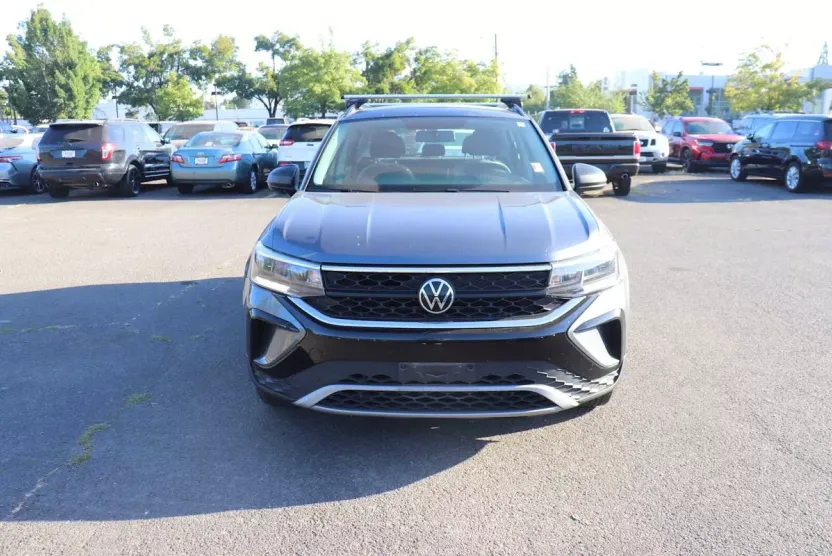 2022 Volkswagen Taos S photo 1
