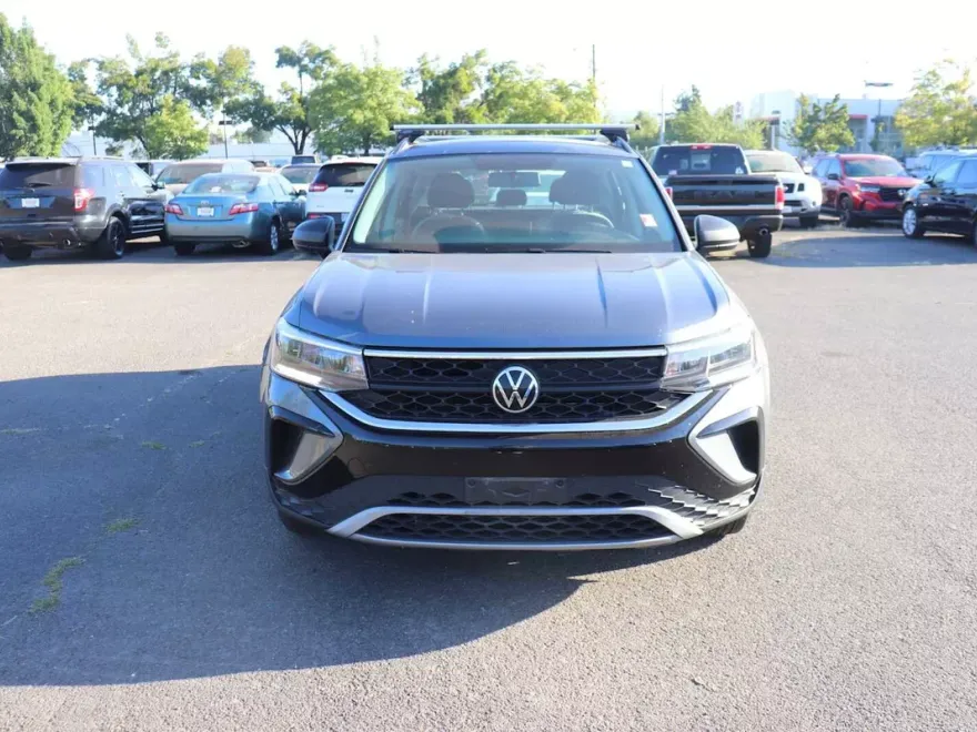 2022 Volkswagen Taos S photo 1