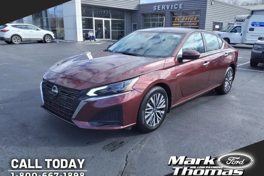 2023 Nissan Altima 2.5 SV photo 1