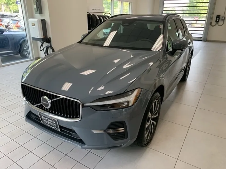 2023 Volvo XC60 B5 Core photo 1