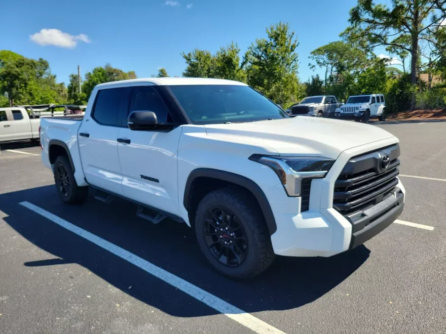 2025 Toyota Tundra SR5 photo 1