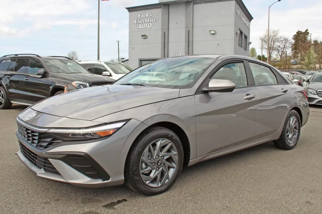 2024 Hyundai Elantra SEL photo 1