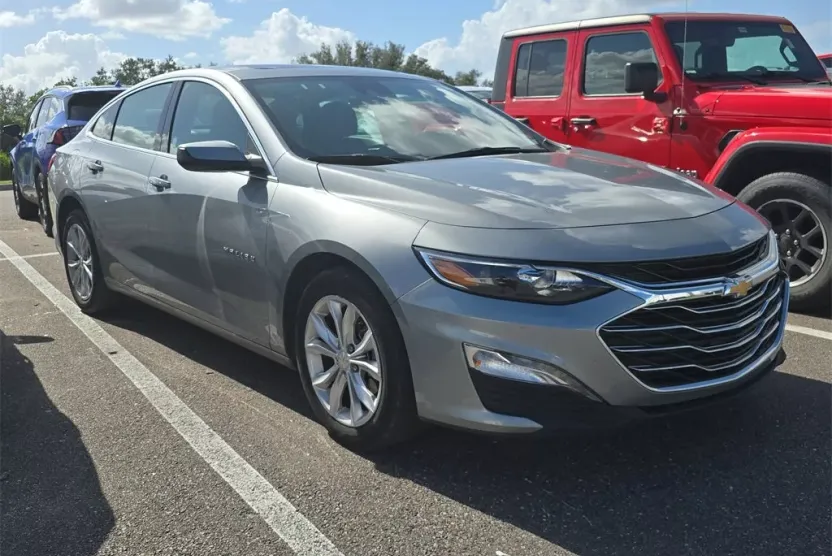 2024 Chevrolet Malibu 1LT photo 1