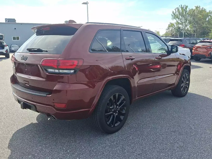 2022 Jeep Cherokee Laredo photo 1