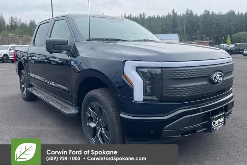 2025 Ford F-150 Lightning Lariat photo 1