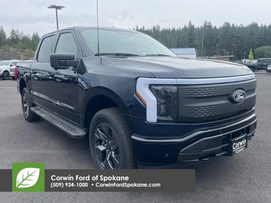 2025 Ford F-150 Lightning Lariat photo 1