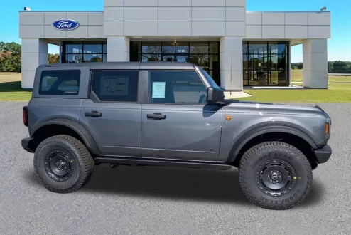 2025 Ford Bronco Badlands photo 2