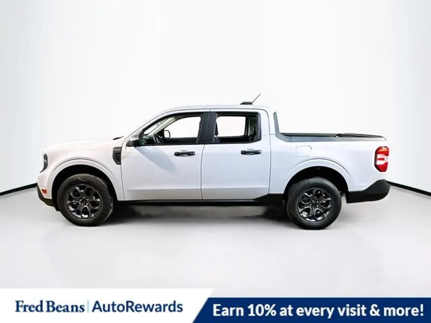 2025 Ford Maverick XLT photo 1