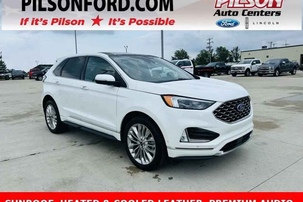 2024 Ford Edge Titanium photo 1
