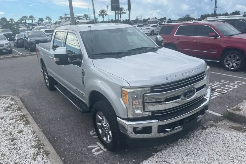 2017 Ford F-250 Lariat photo 1