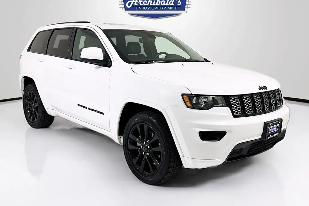 2019 Jeep Grand Cherokee Altitude photo 1