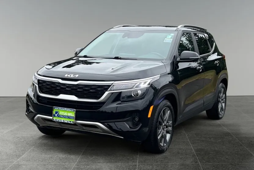 2023 Kia Seltos S photo 1