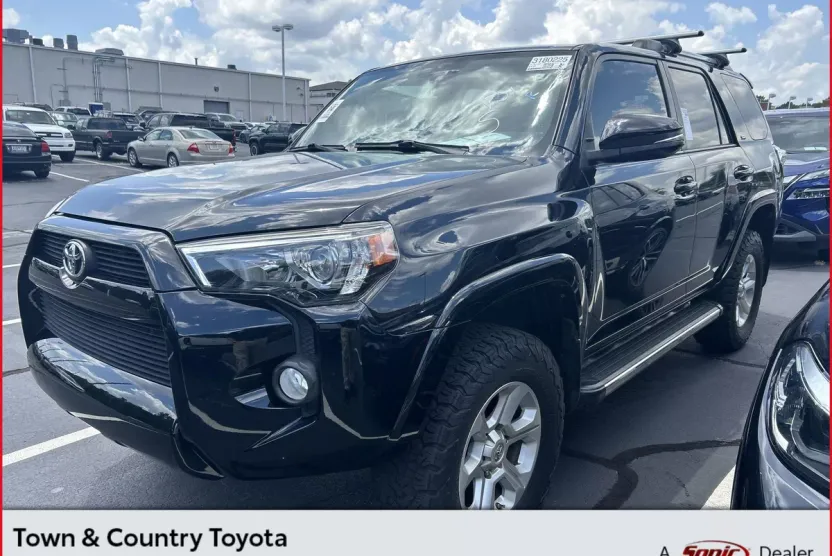 2019 Toyota 4Runner SR5 photo 1