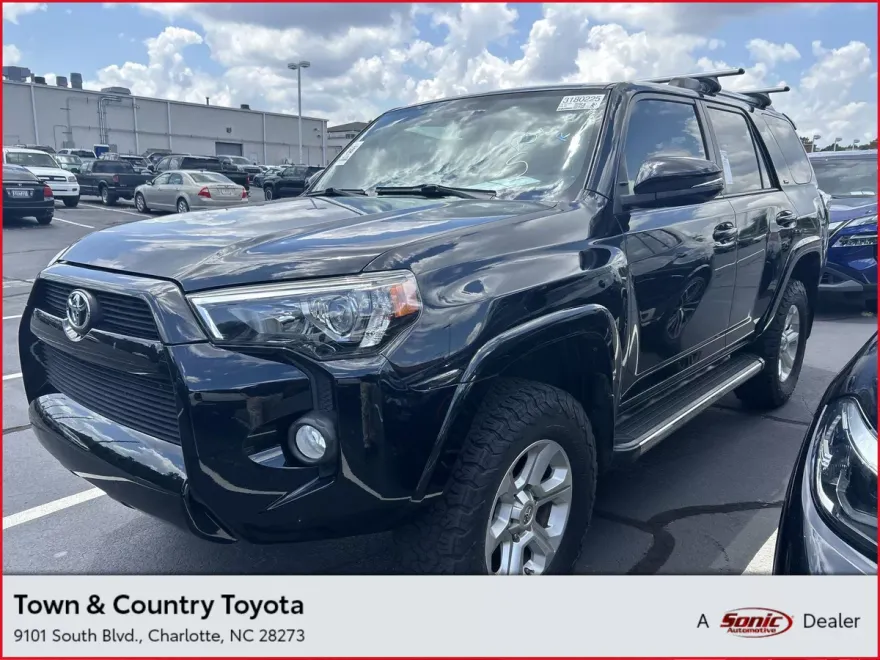 2019 Toyota 4Runner SR5 photo 1