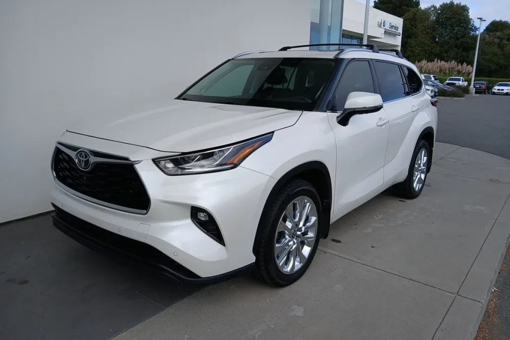 2020 Toyota Highlander Limited photo 1