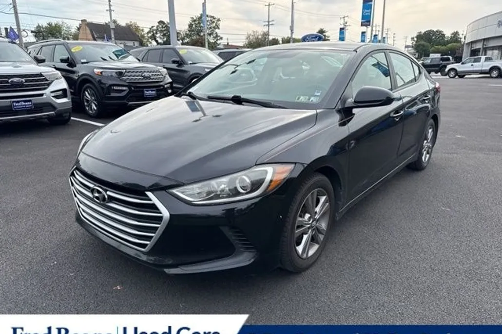 2017 Hyundai Elantra SE photo 1