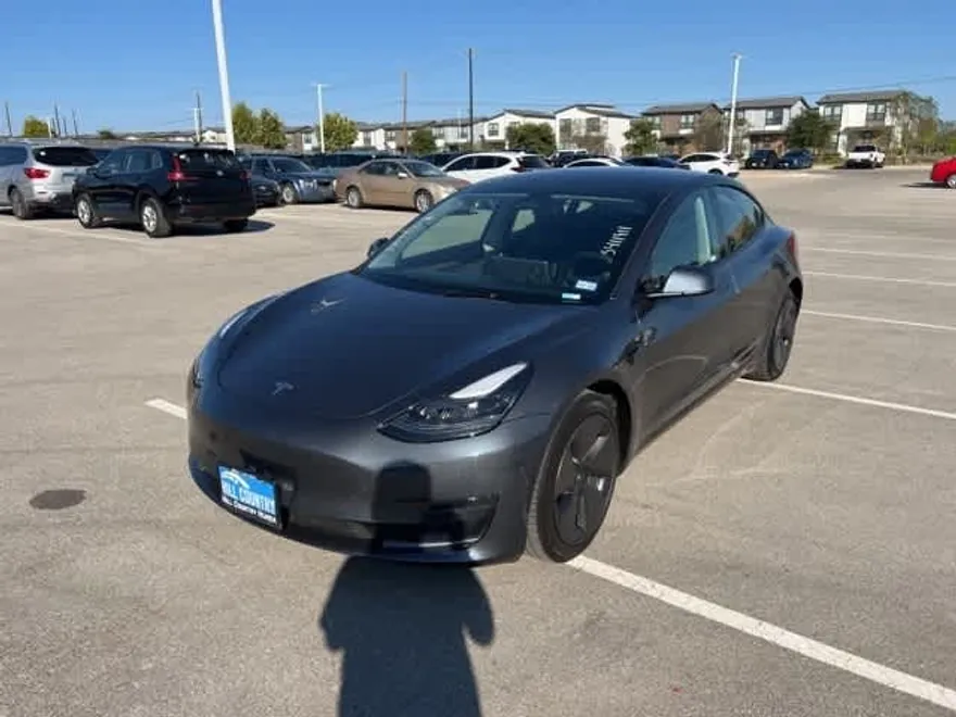 2023 Tesla Model 3 photo 1