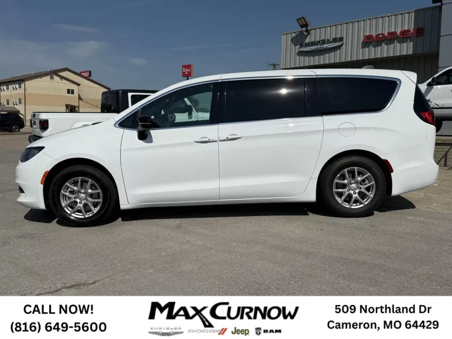 2026 Chrysler Voyager LX photo 1