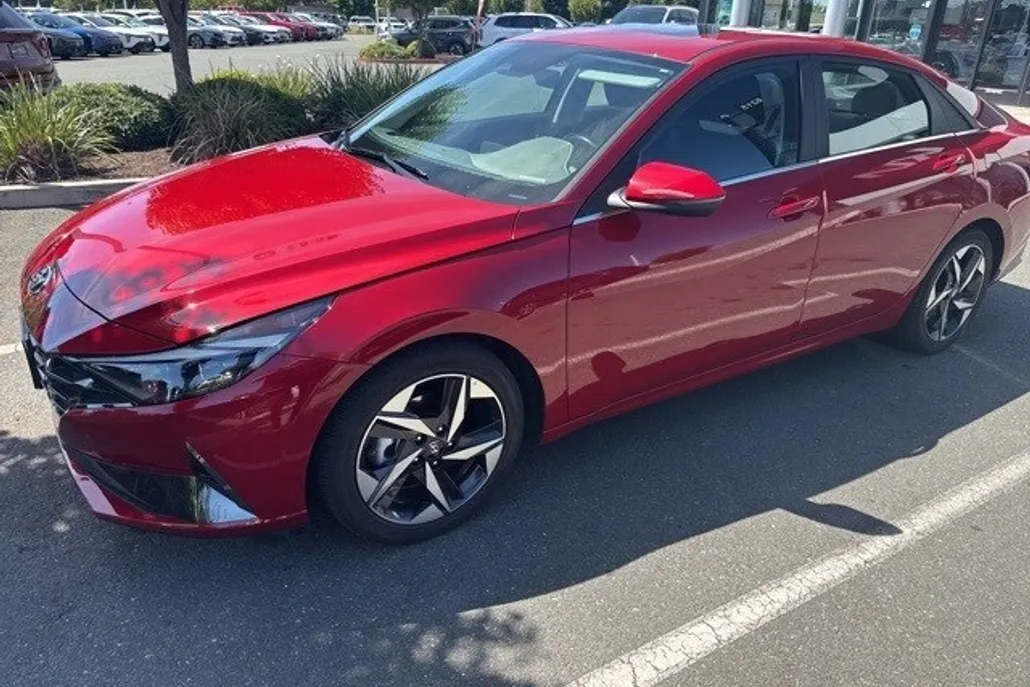 2023 Hyundai Elantra Limited photo 1