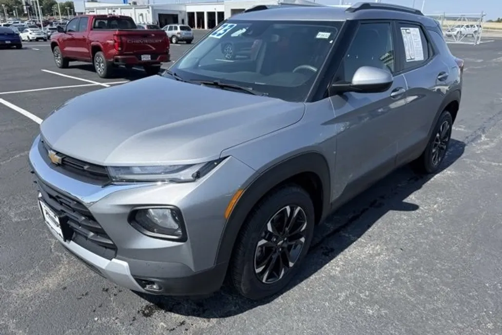 2023 Chevrolet Trailblazer LT photo 1