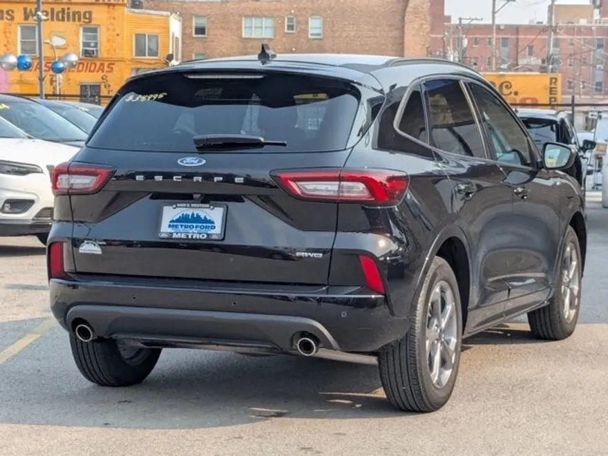 2023 Ford Escape ST-Line photo 1