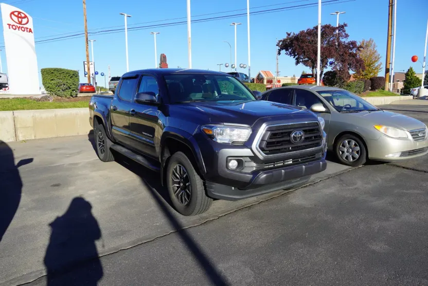 2020 Toyota Tacoma SR5 photo 1