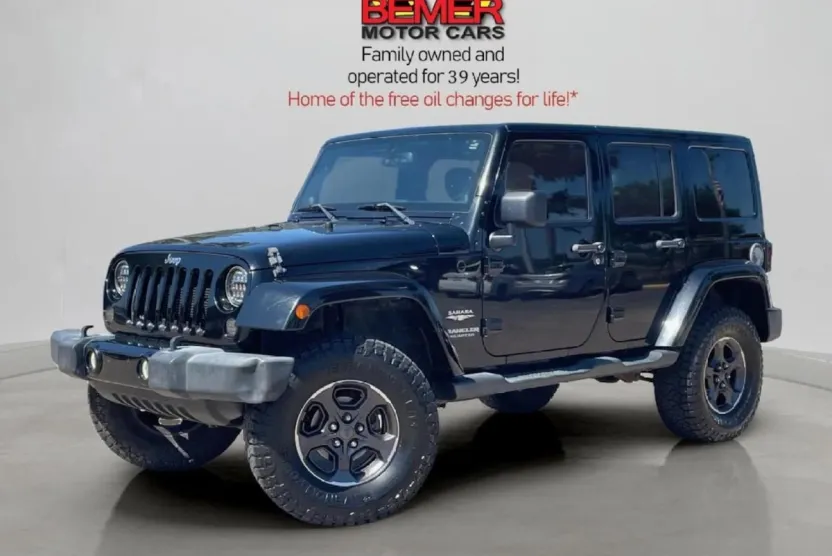 2014 Jeep Wrangler Unlimited Sahara photo 1